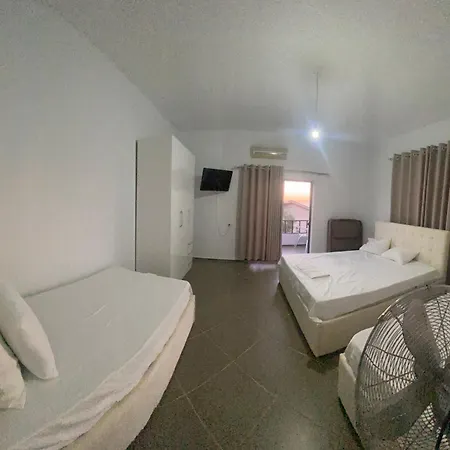Sina Sunnyvilla דירה Vlorë